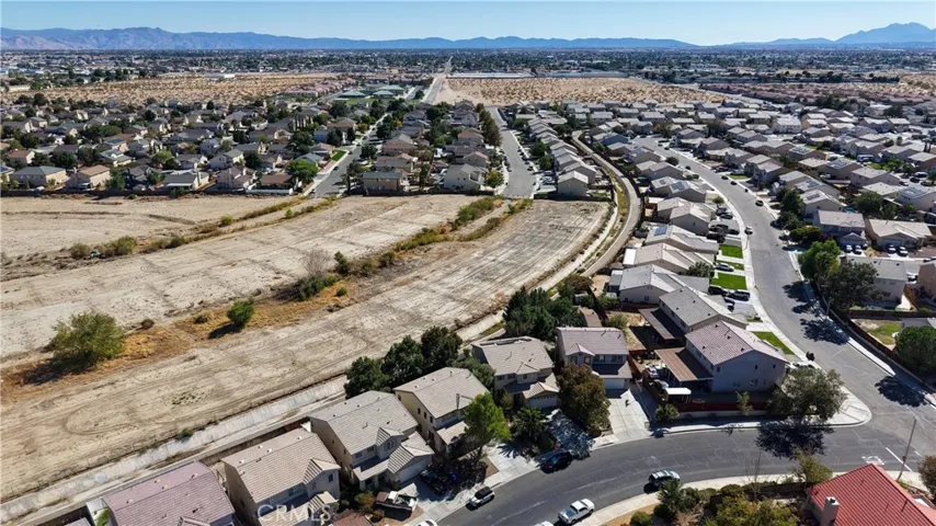 14789 14789 Rosemary, Victorville, California 92394