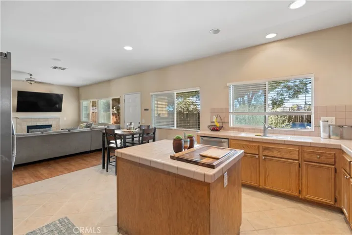 14789 14789 Rosemary, Victorville, California 92394