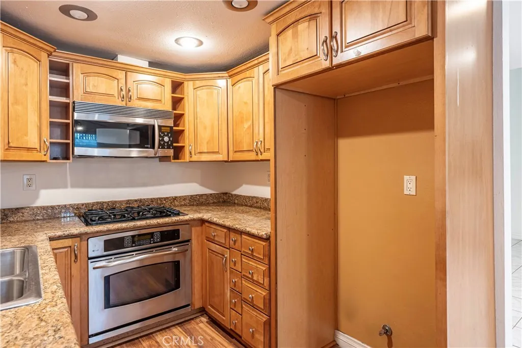 5577 Pioneer 5, Whittier, California 90601 home-pic-11