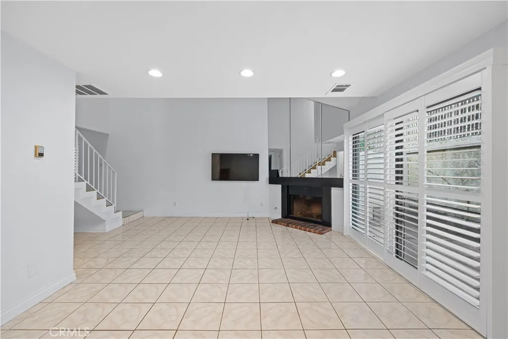 5577 Pioneer 5, Whittier, California 90601 home-pic-4
