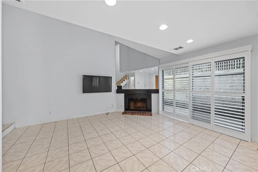 5577 Pioneer 5, Whittier, California 90601 home-pic-2