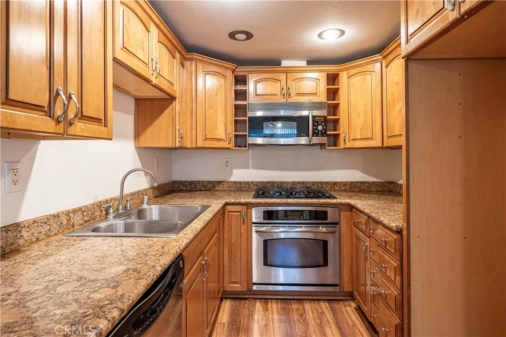 5577 Pioneer 5, Whittier, California 90601 home-pic-10