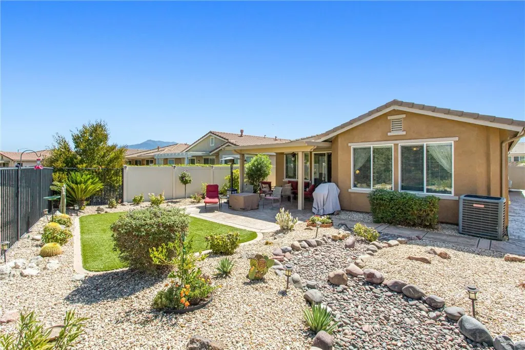 1476 Signal Peak, Beaumont, California 92223 home-pic-25