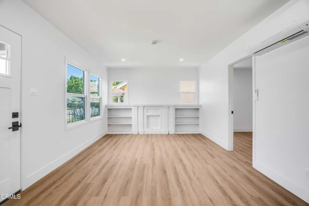1210 W 70th Street, Los Angeles, California 90044 home-pic-9