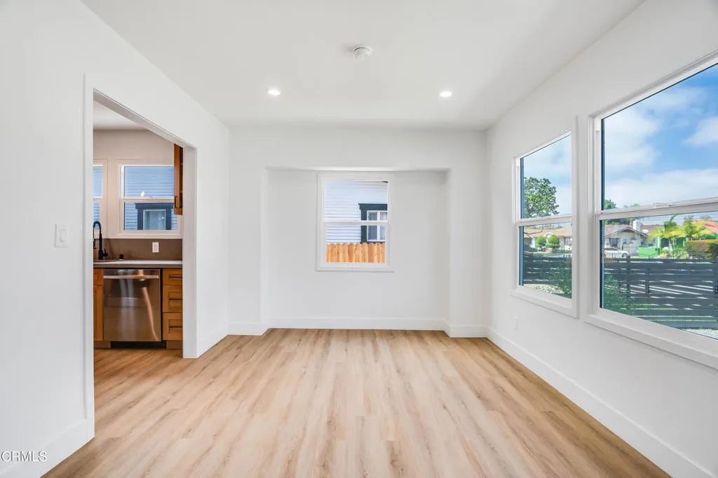 1210 W 70th Street, Los Angeles, California 90044 home-pic-13
