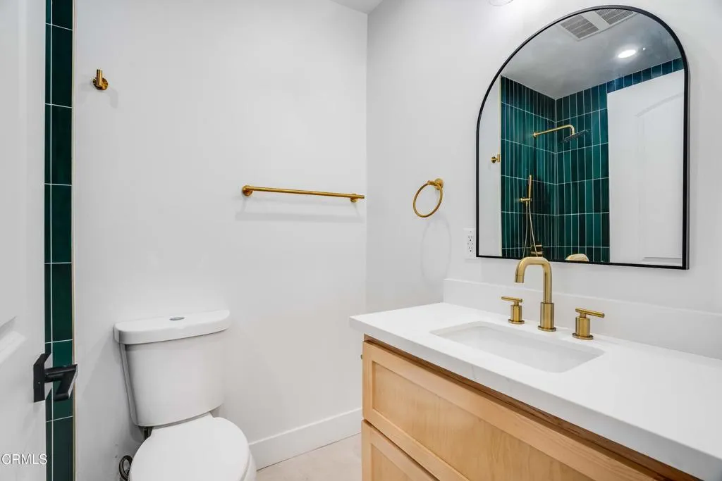 1210 W 70th Street, Los Angeles, California 90044 home-pic-25