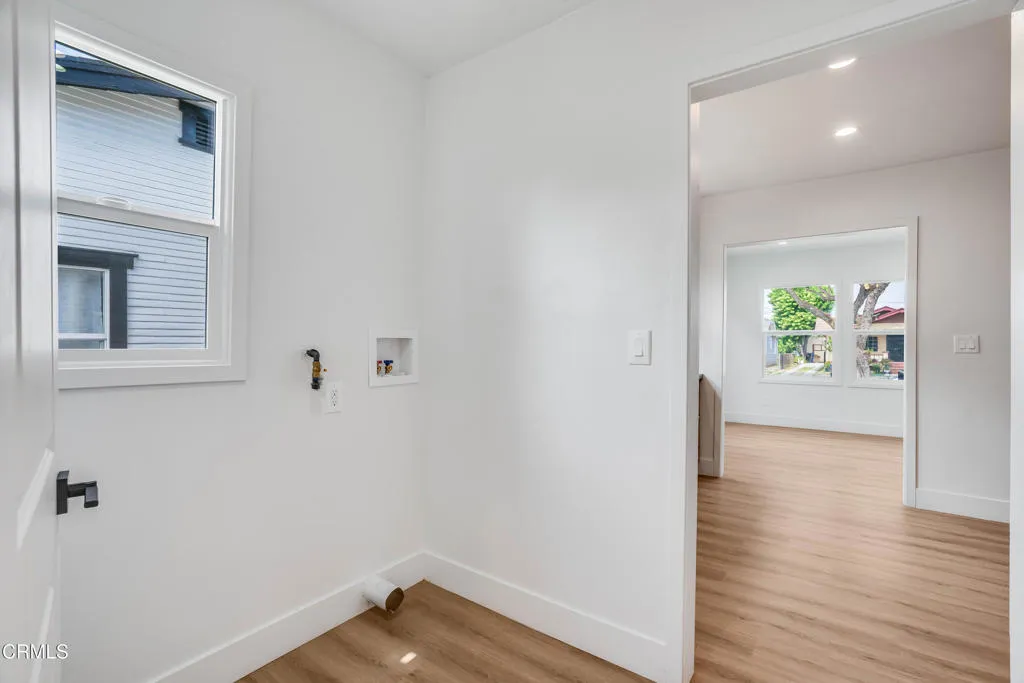 1210 W 70th Street, Los Angeles, California 90044 home-pic-19