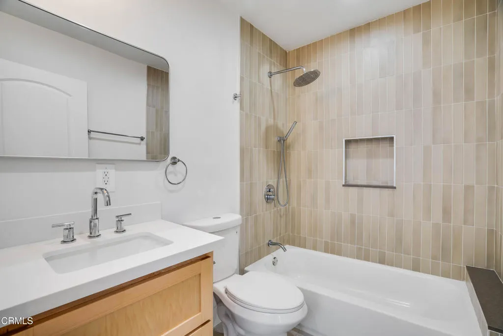 1210 W 70th Street, Los Angeles, California 90044 home-pic-20