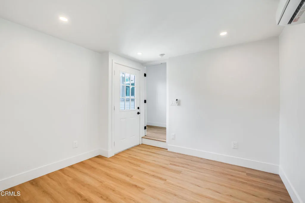 1210 W 70th Street, Los Angeles, California 90044 home-pic-22