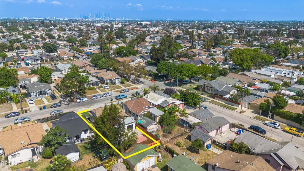 1210 W 70th Street, Los Angeles, California 90044 home-pic-31