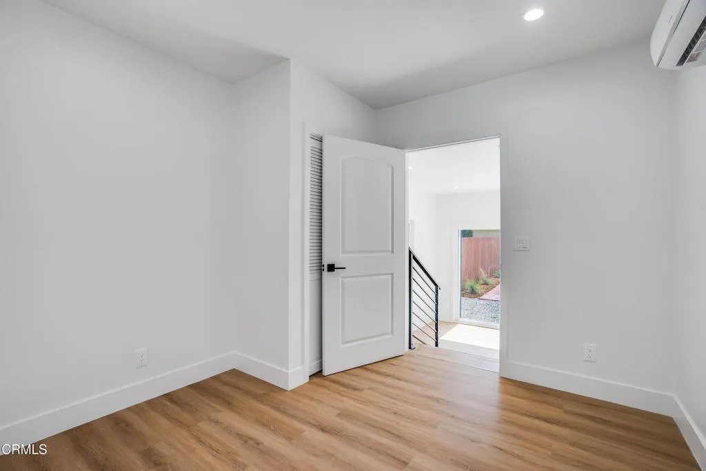 1210 W 70th Street, Los Angeles, California 90044 home-pic-27