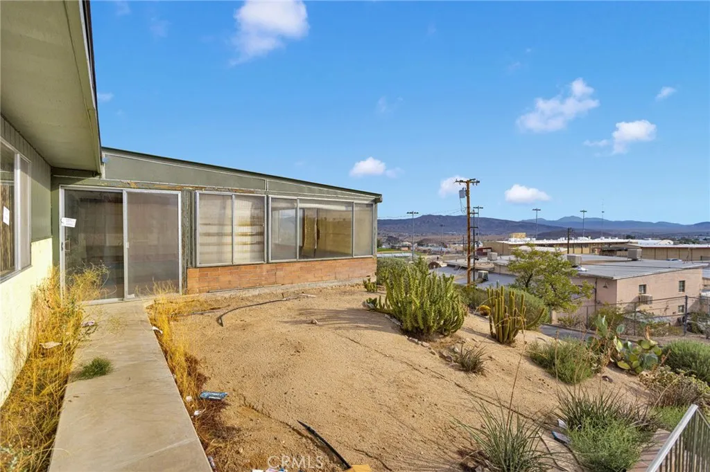 433 Highland Avenue, Barstow, California 92311 home-pic-6