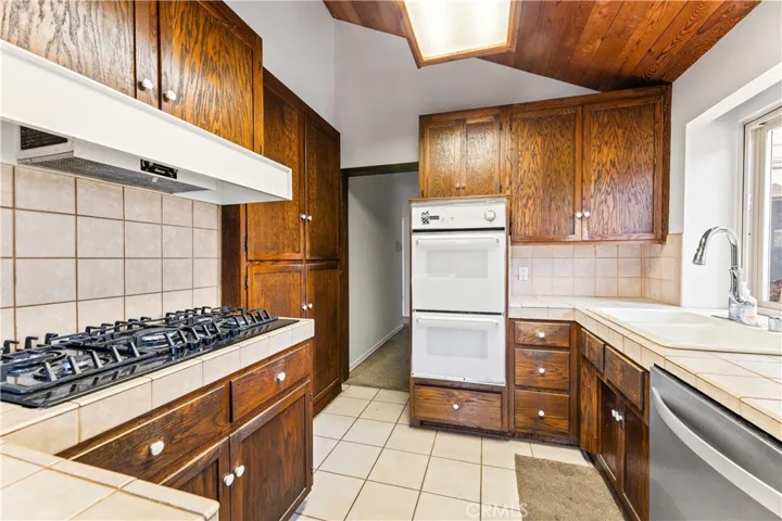 9063 Gotham Street, Downey, California 90241