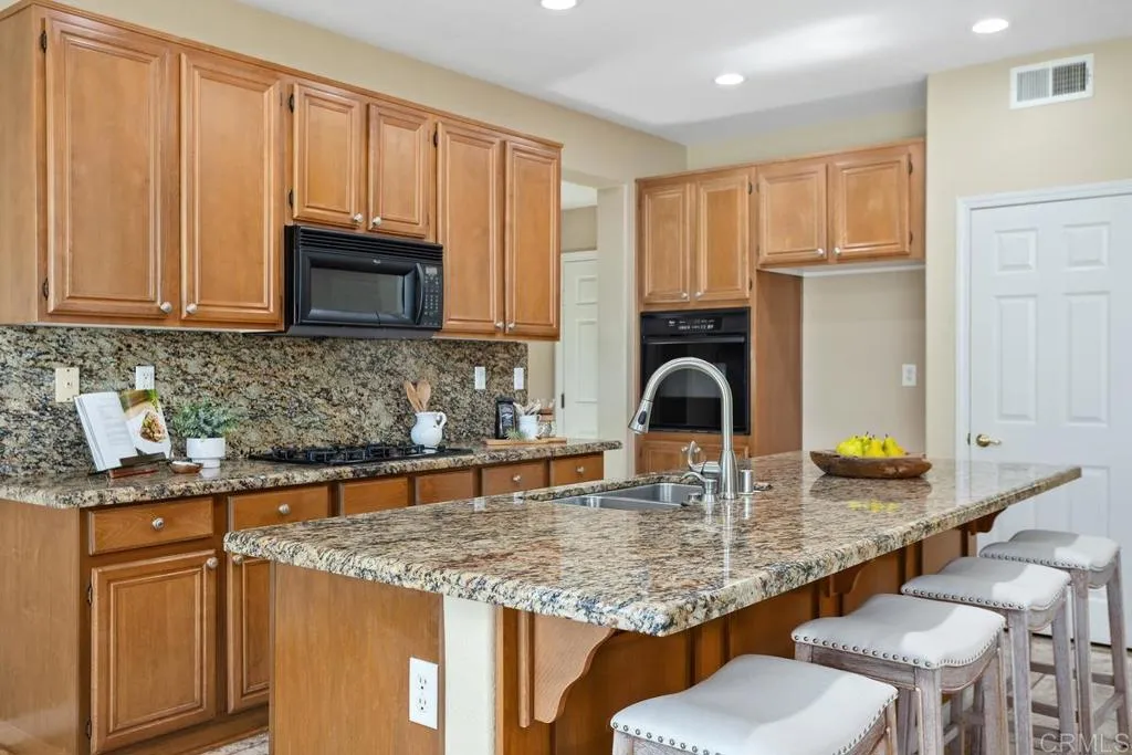 679 Glasgow Ct, San Marcos, California 92069 home-pic-10