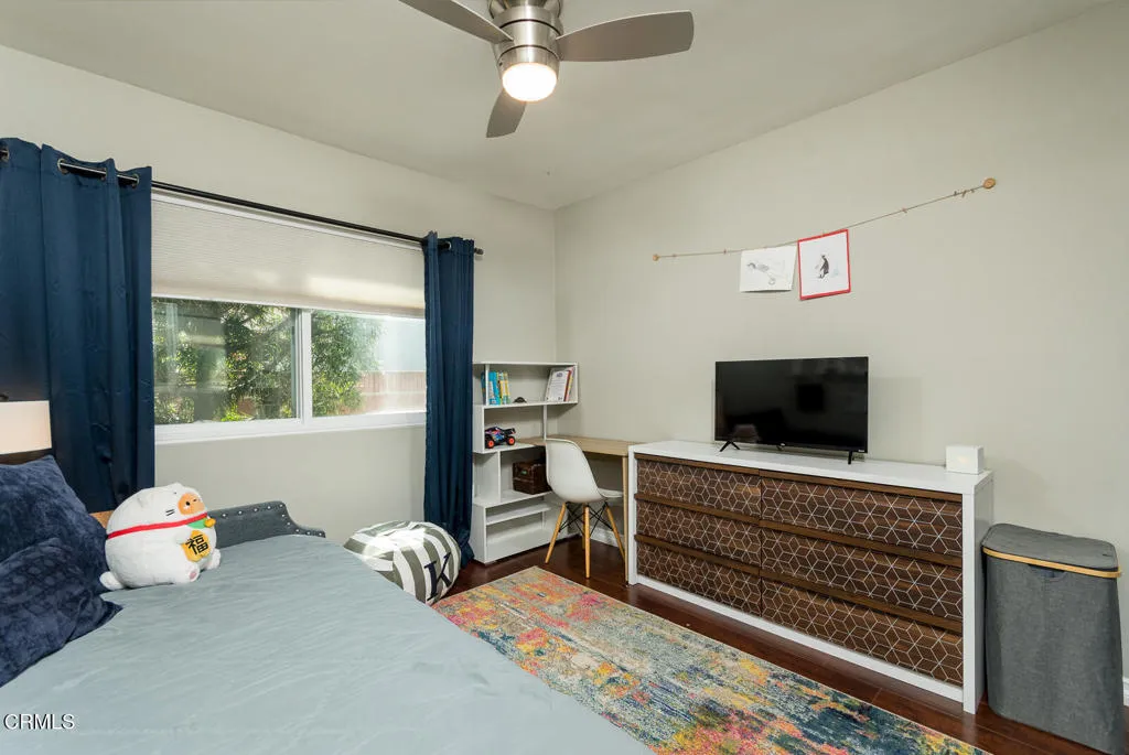 2144 N Pass Avenue, Burbank, California 91505 home-pic-22