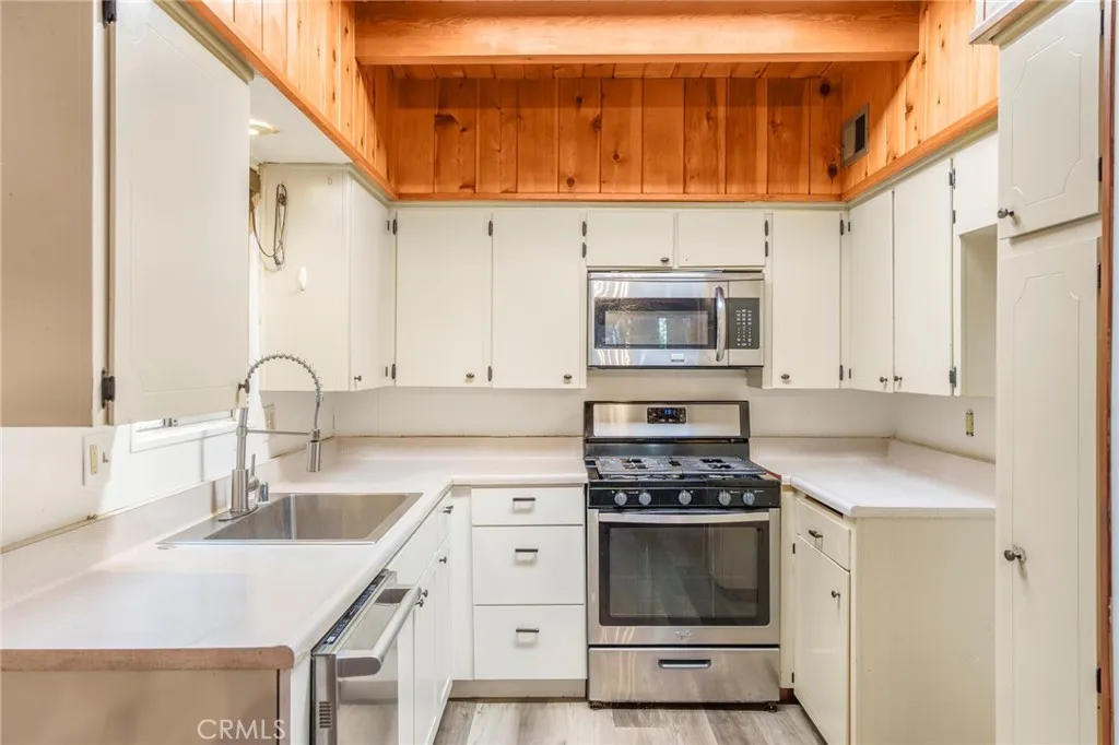 31308 Firwood, Running Springs, California 92382 home-pic-8