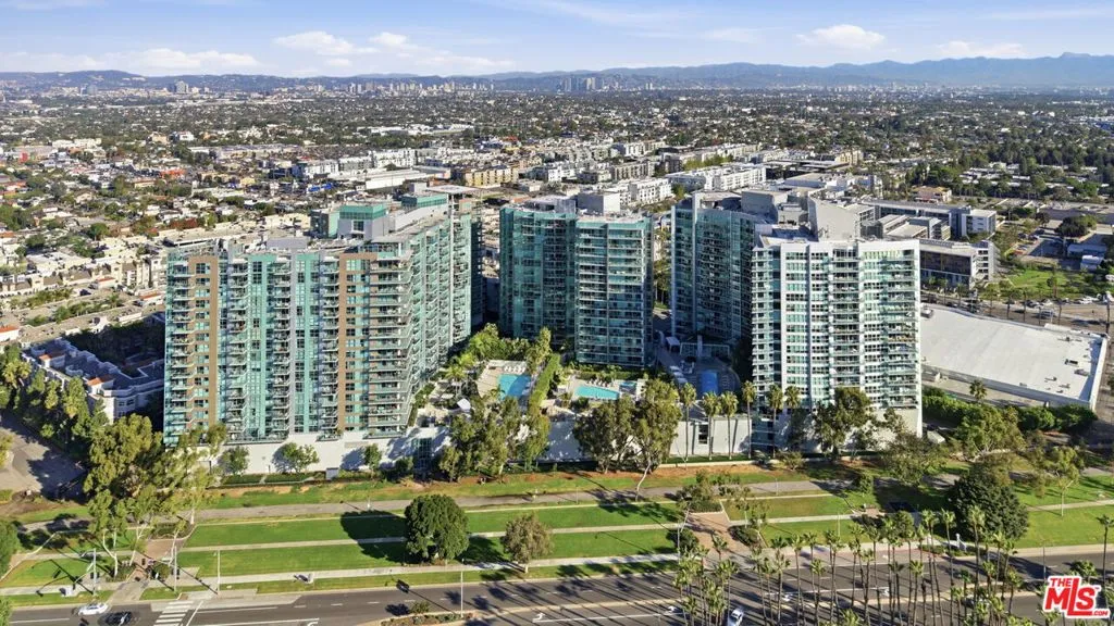 13700 Marina Pointe Drive 318, Marina Del Rey, California 90292 home-pic-75