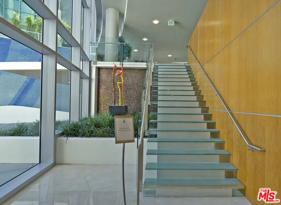 13700 Marina Pointe Drive 318, Marina Del Rey, California 90292 home-pic-5