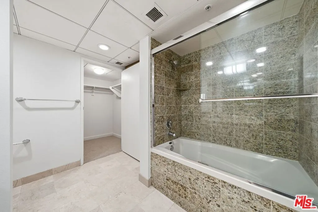 13700 Marina Pointe Drive 318, Marina Del Rey, California 90292 home-pic-26