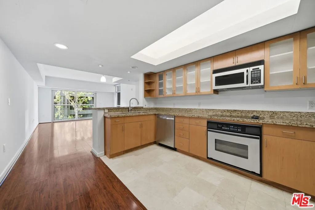 13700 Marina Pointe Drive 318, Marina Del Rey, California 90292 home-pic-9
