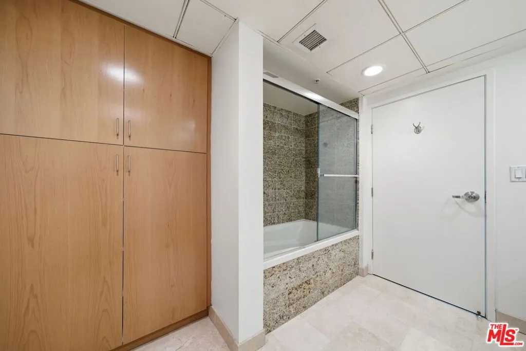 13700 Marina Pointe Drive 318, Marina Del Rey, California 90292 home-pic-28