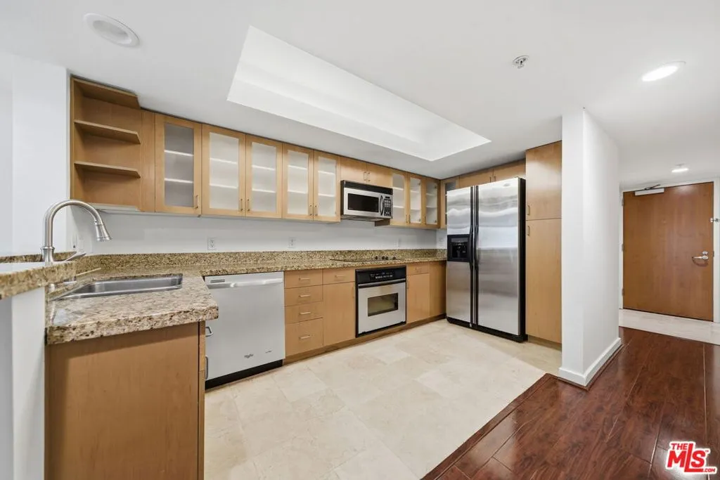13700 Marina Pointe Drive 318, Marina Del Rey, California 90292 home-pic-10