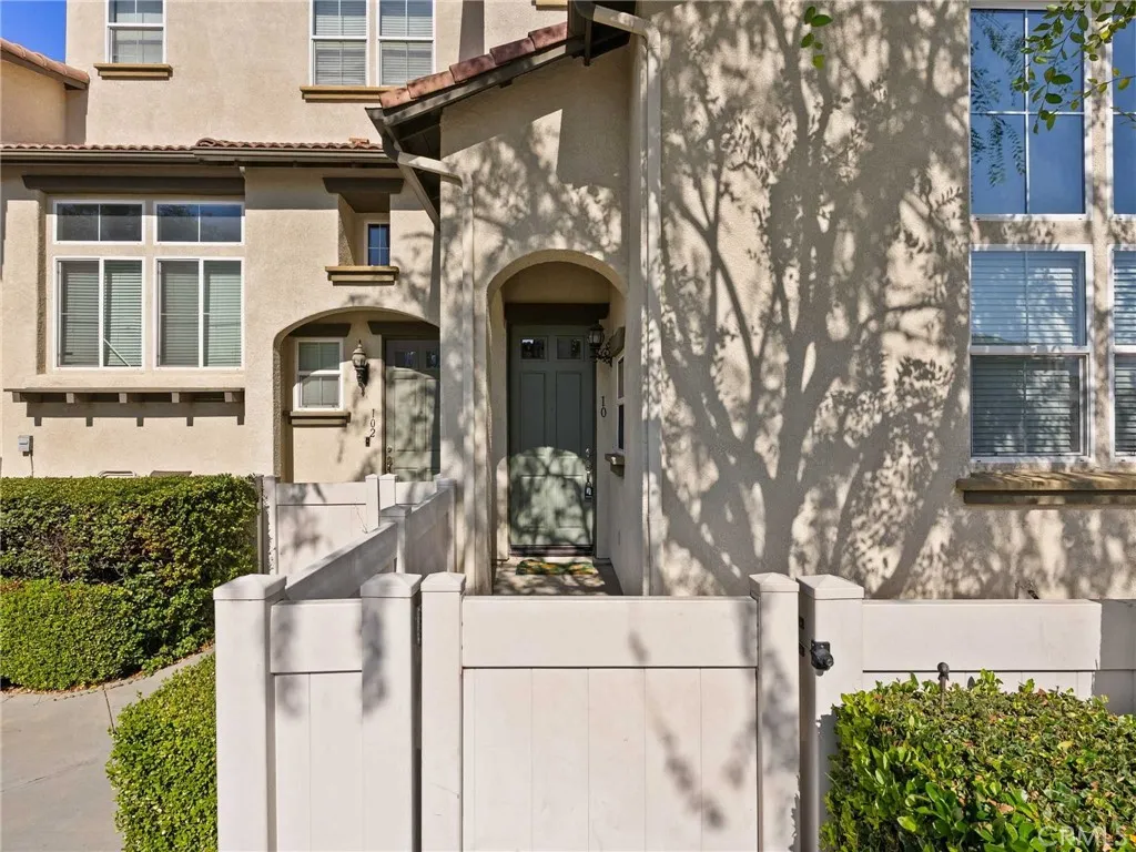33760 Willow Haven 101, Murrieta, California 92563 home-pic-1
