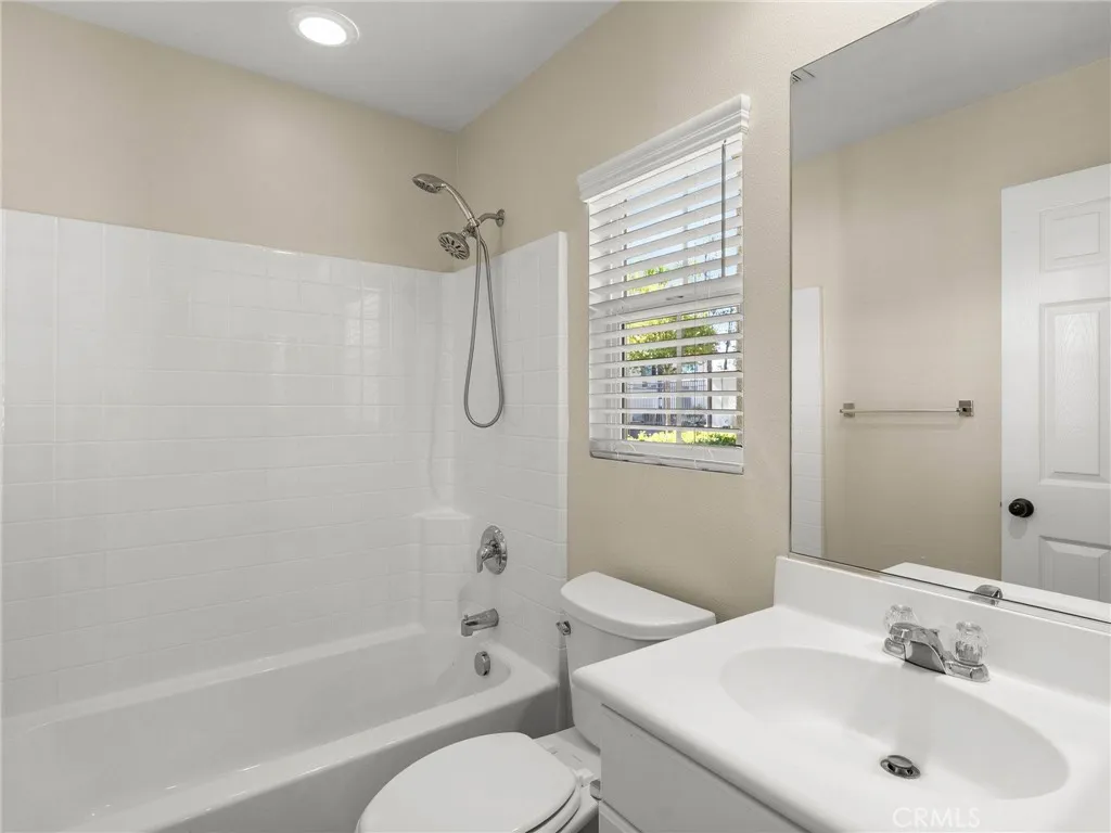 33760 Willow Haven 101, Murrieta, California 92563 home-pic-8