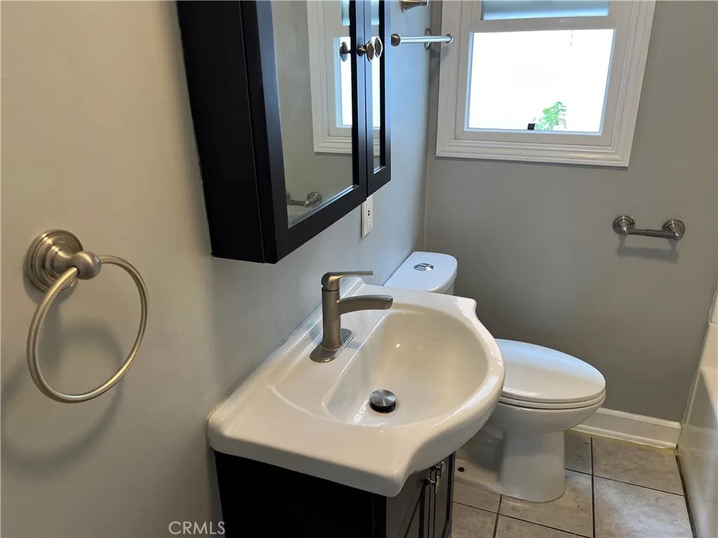 2403 Louella Avenue, Venice, California 90291 home-pic-23