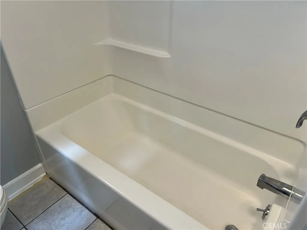 2403 Louella Avenue, Venice, California 90291 home-pic-24