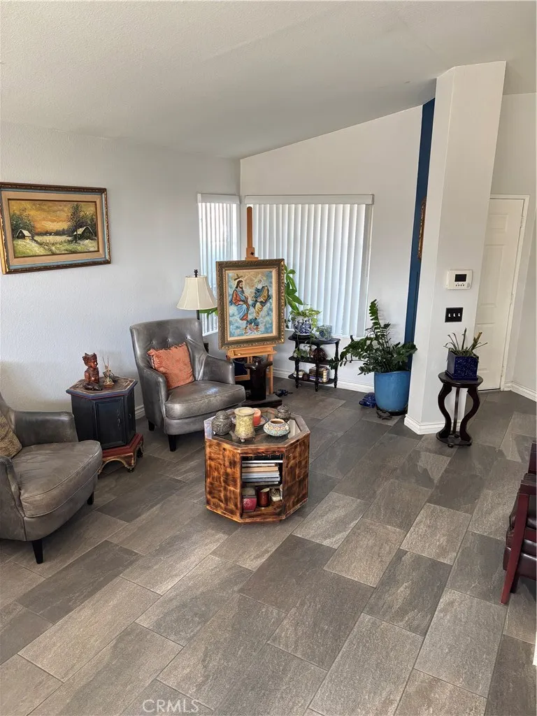 2830 2830 E Chuckwagon, Palmdale, California 93550 home-pic-10