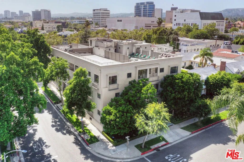 9601 Charleville Boulevard 10, Beverly Hills, California 90212 home-pic-22