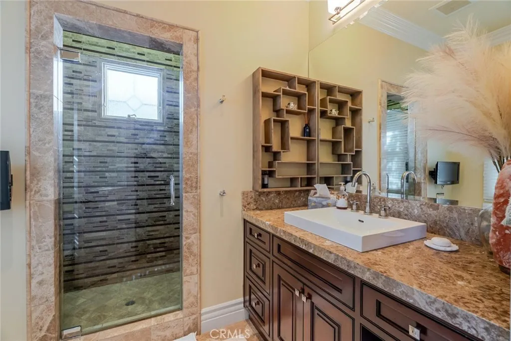 25711 Shady Oak Ln, Valencia, California 91381 home-pic-38