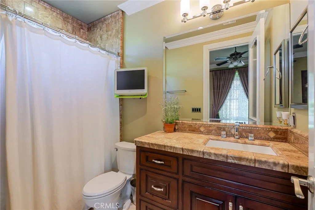 25711 Shady Oak Ln, Valencia, California 91381 home-pic-42