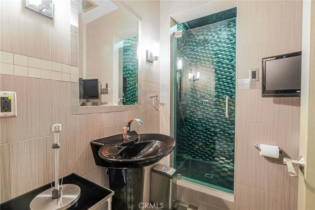 25711 Shady Oak Ln, Valencia, California 91381 home-pic-71
