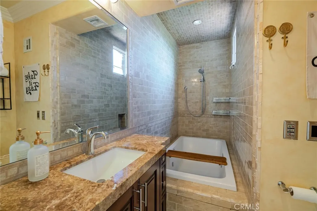 25711 Shady Oak Ln, Valencia, California 91381 home-pic-61