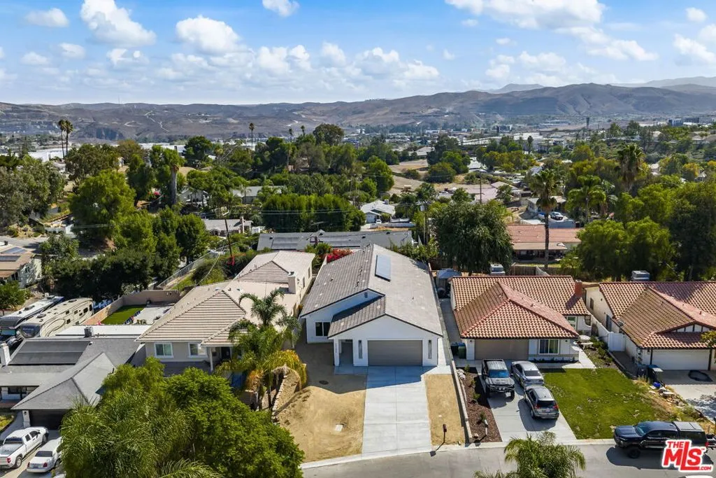 20280 Newton Street, Corona, California 92881 home-pic-27