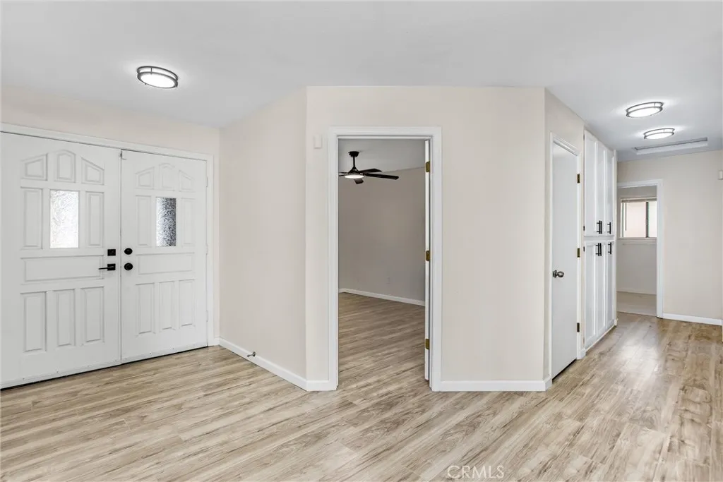 8121 Anaconda Avenue, Oak Hills, California 92344 home-pic-8