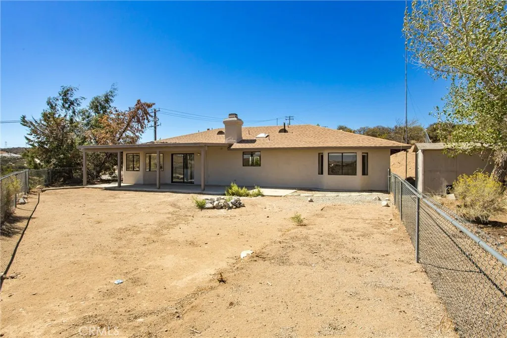 8121 Anaconda Avenue, Oak Hills, California 92344 home-pic-45