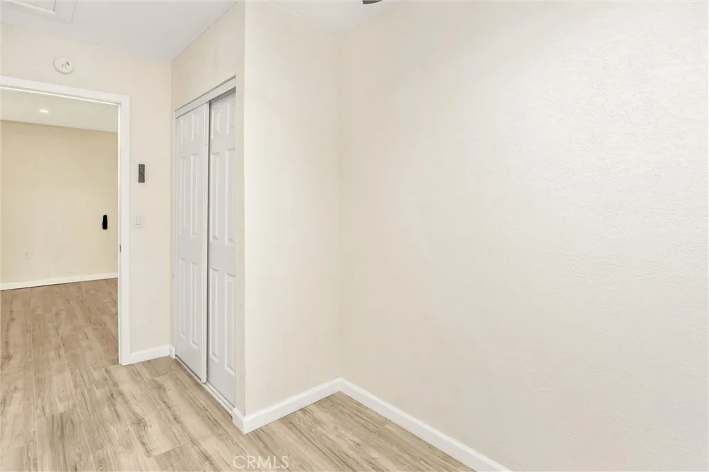 8121 Anaconda Avenue, Oak Hills, California 92344 home-pic-34