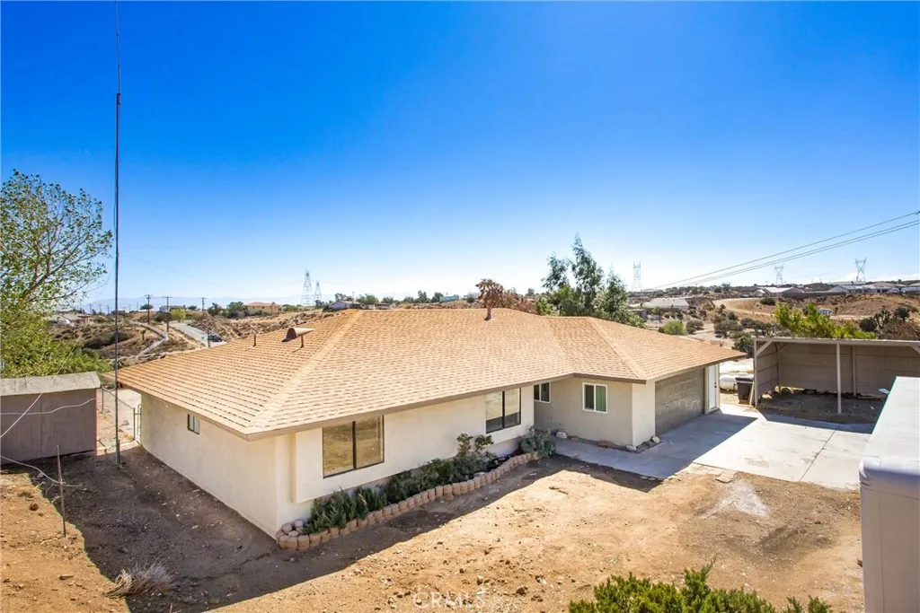 8121 Anaconda Avenue, Oak Hills, California 92344 home-pic-6