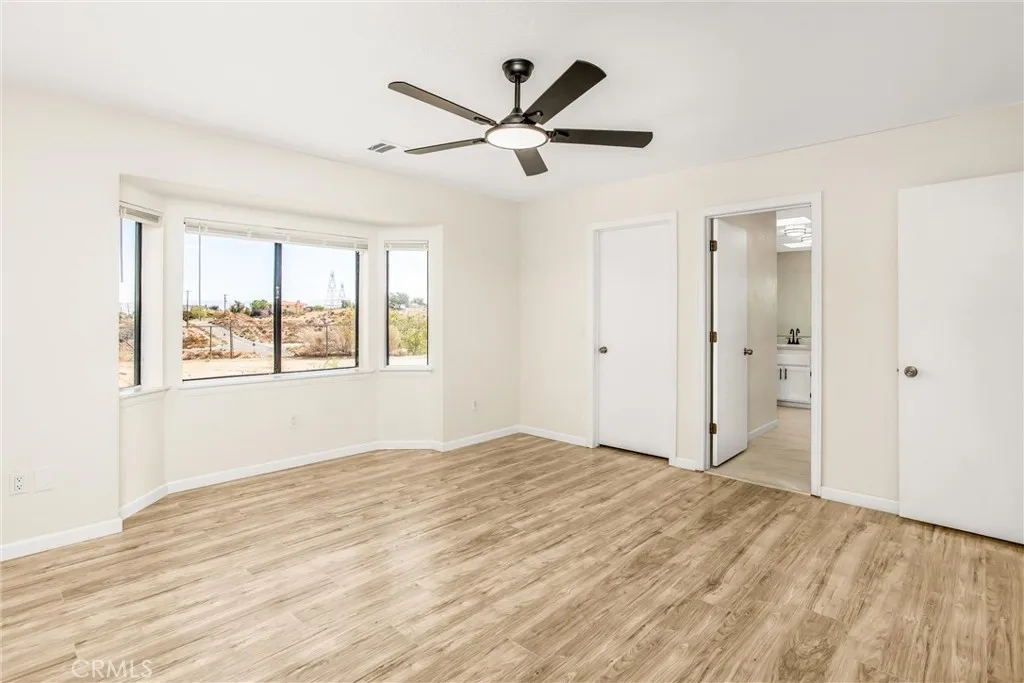 8121 Anaconda Avenue, Oak Hills, California 92344 home-pic-26