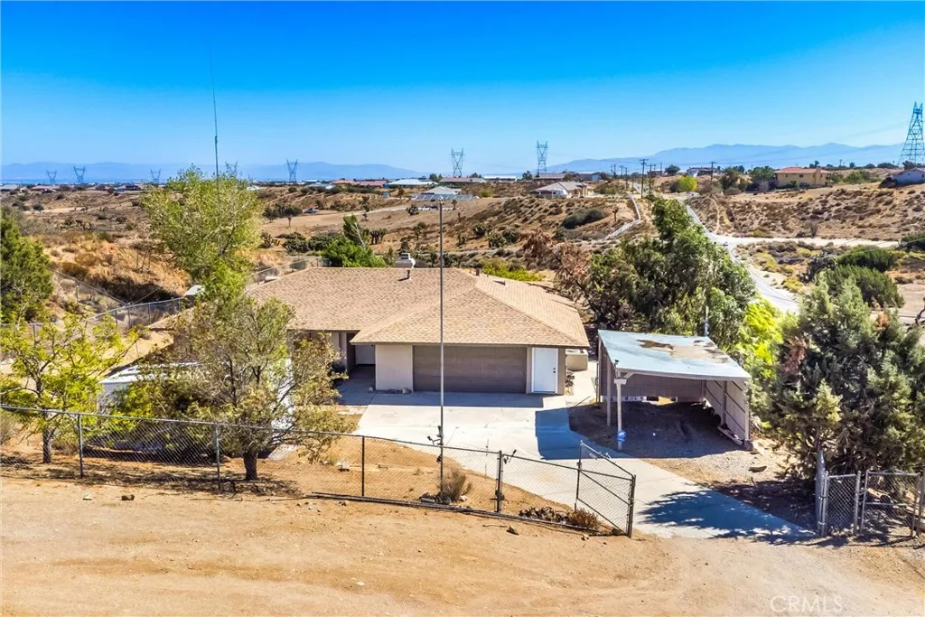 8121 Anaconda Avenue, Oak Hills, California 92344 home-pic-2