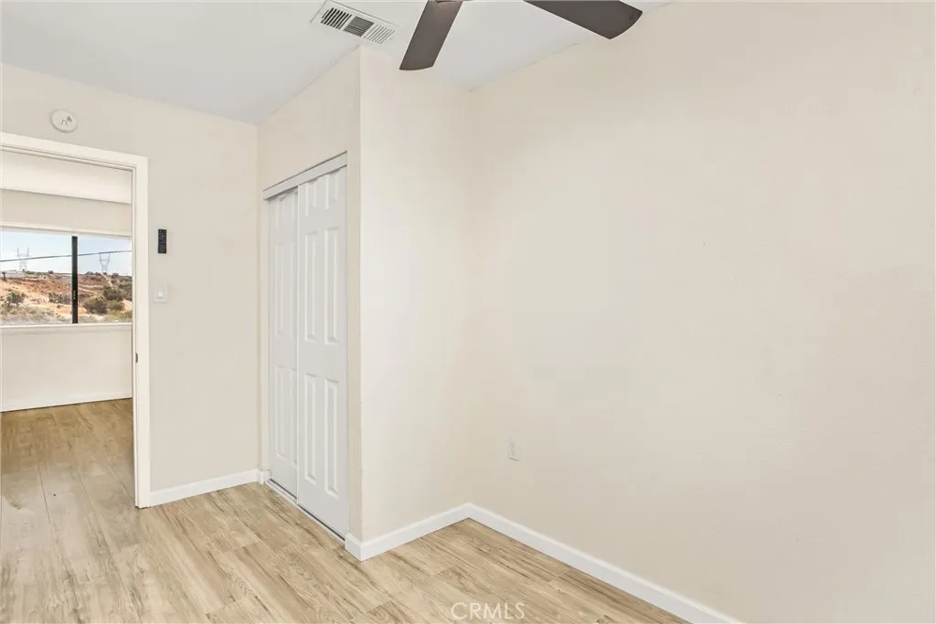 8121 Anaconda Avenue, Oak Hills, California 92344 home-pic-36
