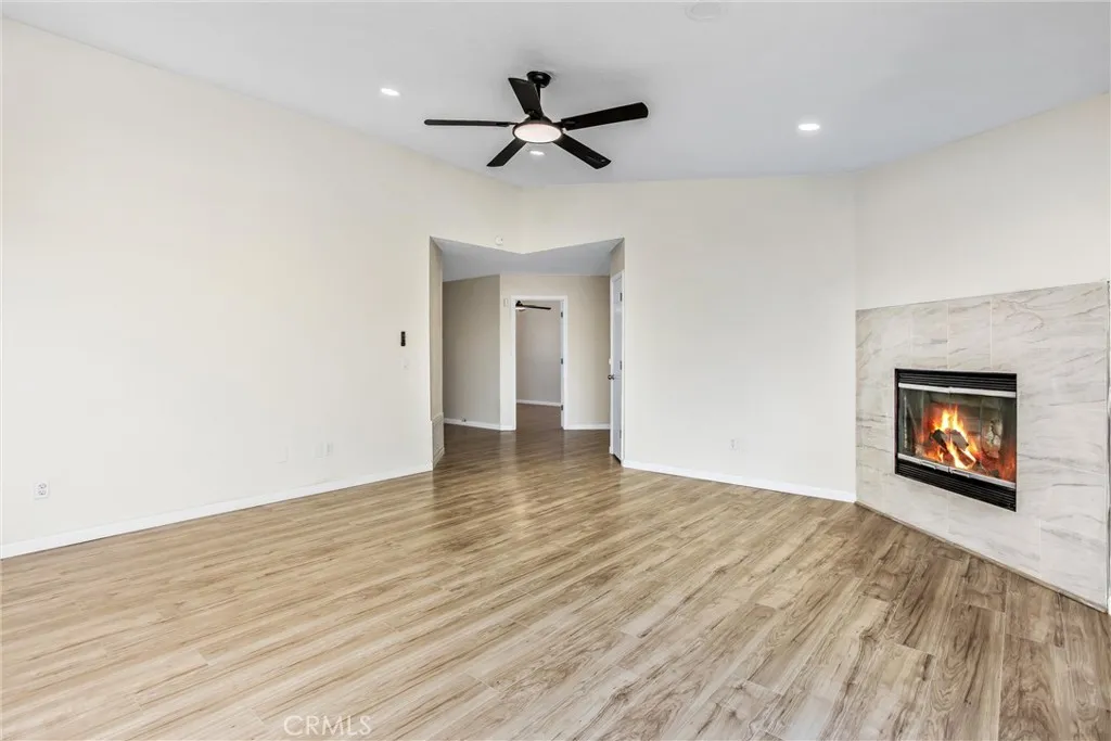 8121 Anaconda Avenue, Oak Hills, California 92344 home-pic-11