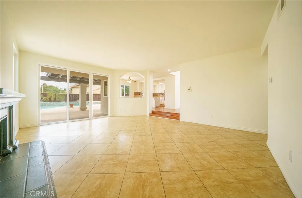 41349 Magnolia Street, Murrieta, California 92562 home-pic-18