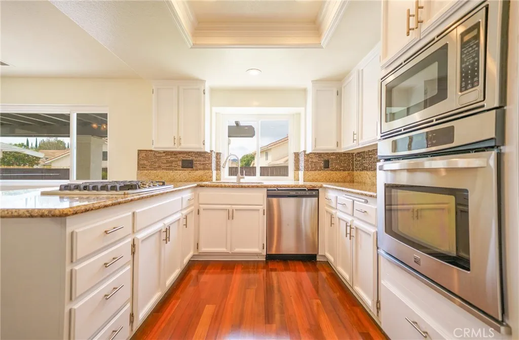 41349 Magnolia Street, Murrieta, California 92562 home-pic-16