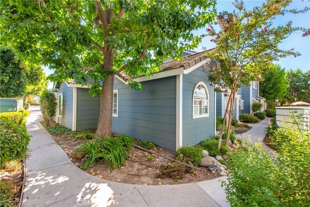 3942 46 Cochran Street, Simi Valley, California 93063 home-pic-1