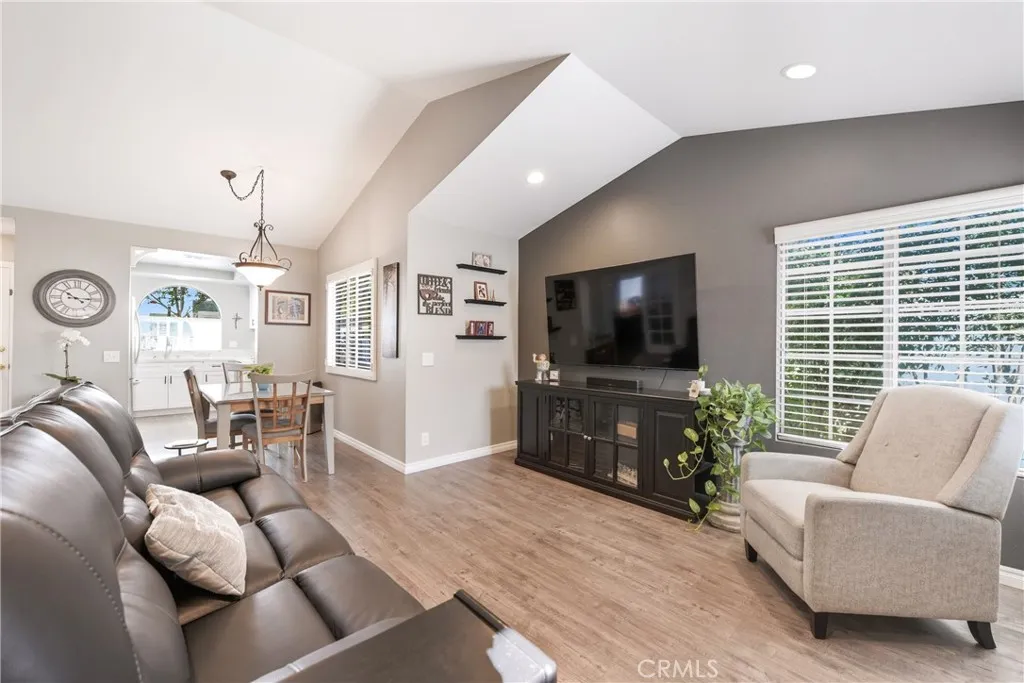 3942 46 Cochran Street, Simi Valley, California 93063 home-pic-4