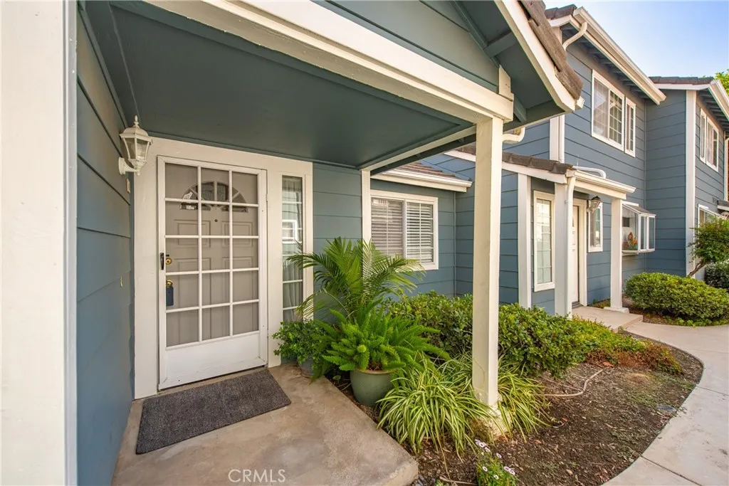 3942 46 Cochran Street, Simi Valley, California 93063 home-pic-2